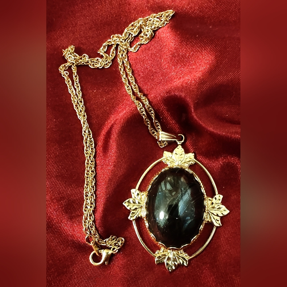 Beautiful Seraphanite (?) Stone Necklace In A Gold Tone Setting With Rope Chain